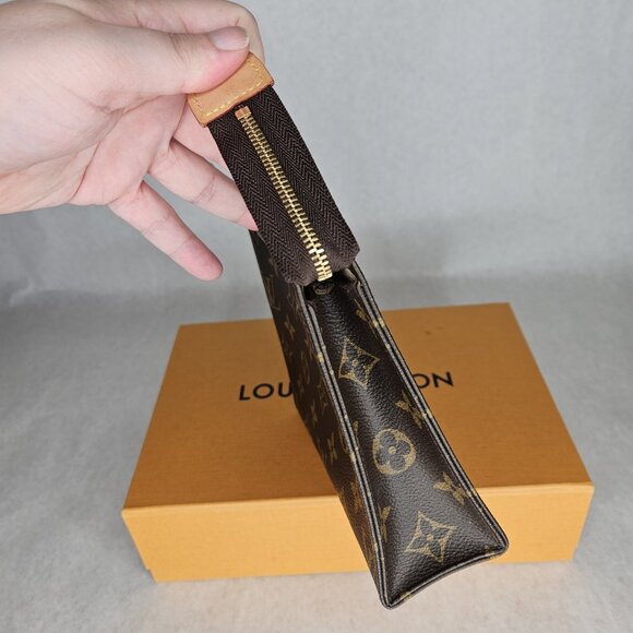 Louis Vuitton Monogram Toiletry 19 Pouch Toilette Purse Handbag with Box - Picture 5 of 12